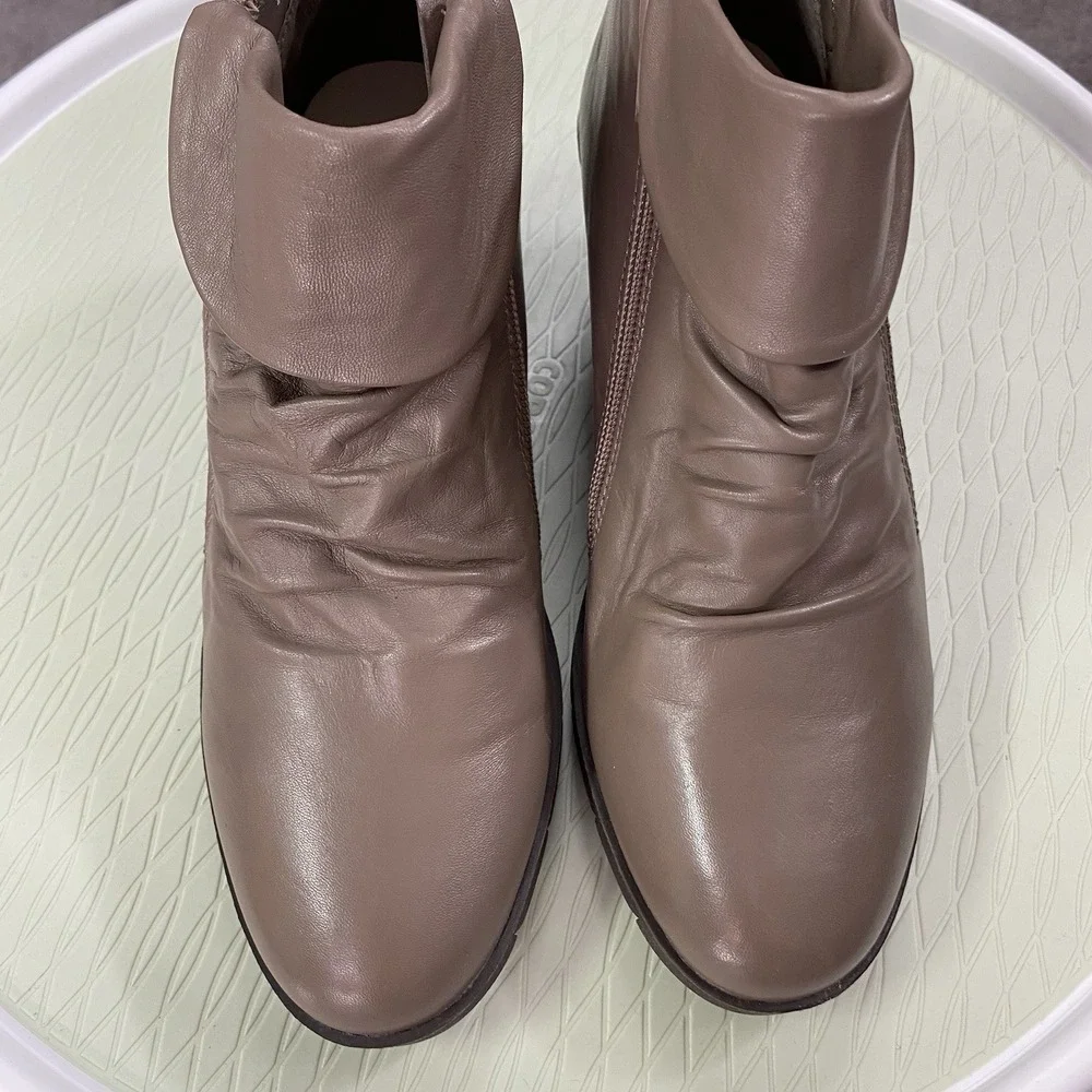 Women's Cliffs By White Mountain Penwood Taupe Leather Ankle Boot-NWOT-zip-wedge